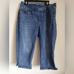Chico’s Pull-on Jegging Capri Size 6